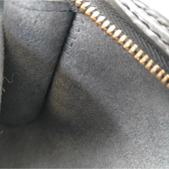 Authentic Louis Vuitton Accessories Pouch Black Epi - Picture 7 of 8
